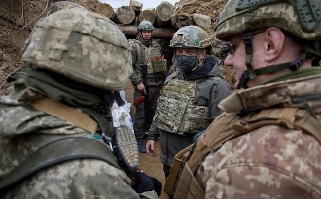 Ukraine đề nghị NATO đến Donbass để thử nghiệm thiết bị quân sự mới? (Ảnh: Reuters)