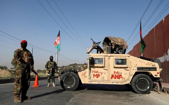 Binh sĩ Afghanistan tại một điểm kiểm tra an ninh ở thủ đô Kabul. Ảnh: Reuters