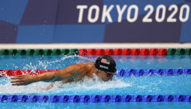 Thi đấu xuất thần, ‘Michael Phelps mới’ đoạt 5 HCV và phá 4 kỷ lục ở Olympic 2021 - Ảnh 1.