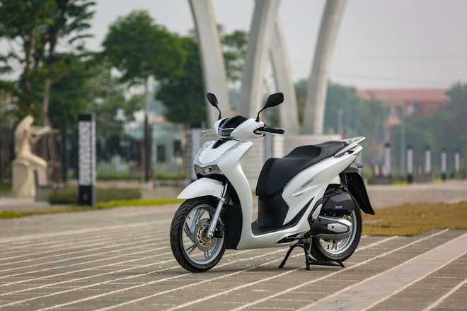 Bất ngờ về Honda SH: Vốn không hề siêu to khổng lồ lại nhang nhác Honda Dream - cú lột xác 2021 - Ảnh 4.