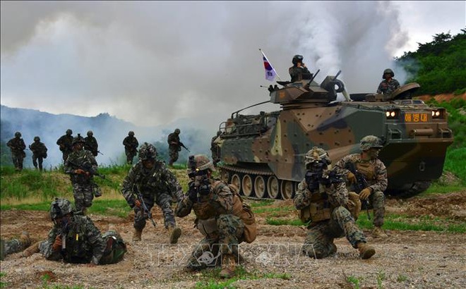 Binh sĩ Mỹ và Hàn Quốc tham gia một cuộc tập trận chung tại cảng Pohang, Đông Nam Hàn Quốc. Ảnh tư liệu: AFP/TTXVN
