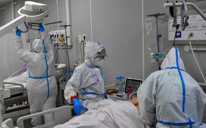 Bệnh nhân Covid-19 tại Nga đang được điều trị trong bệnh viện. Ảnh: Sputnik News