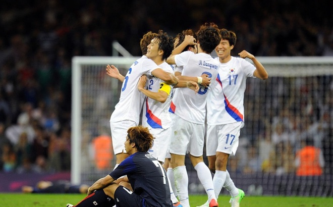 Các cầu thủ Hàn Quốc ăn mừng chiến thắng lịch sử. (Ảnh: Getty).