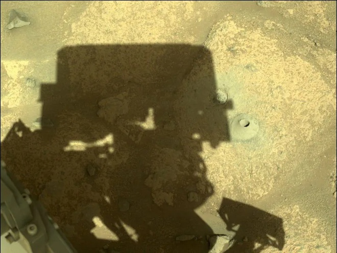 Mẫu vật trên sao Hỏa của NASA biến mất một cách bí ẩn - Ảnh 1.