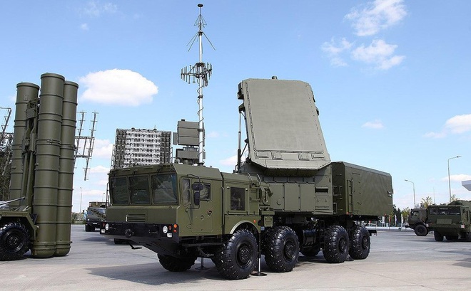 Hệ thống tên lửa đất đối không S-400 của Nga