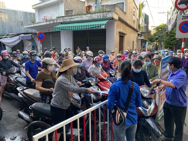 Đà Nẵng phong thành trong 7 ngày, những ai được phép ra đường? - Ảnh 1.