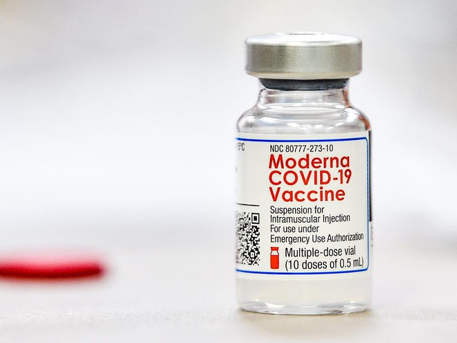 Thụy Điển và Đan Mạch dừng tiêm vaccine Moderna cho đối tượng trẻ tuổi - Ảnh 2.