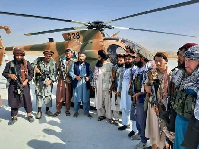 NÓNG: Tổng thống Ghani rời khỏi Afghanistan, Taliban tiến quân vào thủ đô - Ngoại trưởng Mỹ tuyên bố Kabul không phải là Sài Gòn! - Ảnh 2.