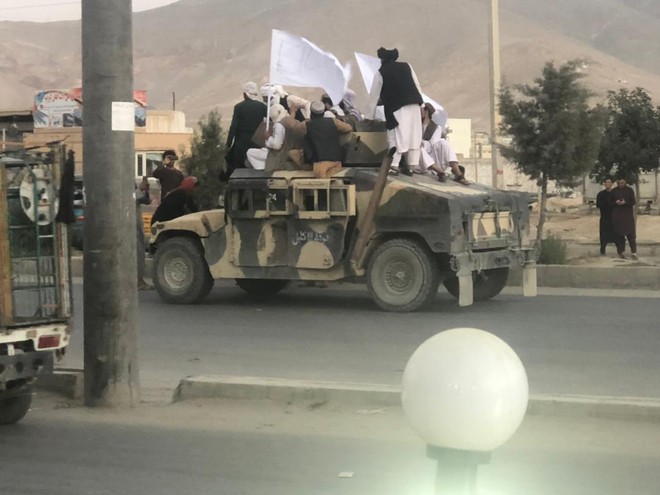 NÓNG: Tổng thống Ghani rời khỏi Afghanistan, Taliban tiến quân vào thủ đô - Ngoại trưởng Mỹ tuyên bố Kabul không phải là Sài Gòn! - Ảnh 1.
