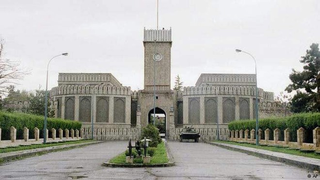 NÓNG: Taliban đánh chiếm Dinh Tổng thống ở thủ đô Afghanistan - Ngoại trưởng Mỹ tuyên bố Kabul không phải là Sài Gòn! - Ảnh 1.