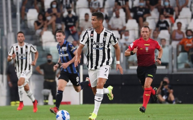 Cristiano Ronaldo thể hiện tốc độ và nhãn quan chiến thuật tuyệt vời trong bàn mở tỷ số vào lưới Atalanta. (Ảnh: Getty)