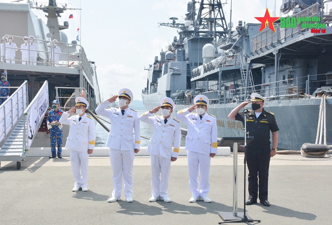 Biên đội tàu Việt Nam cập cảng TP Vladivostok, chuẩn bị tham gia Army Games 2021 - Ảnh 7.
