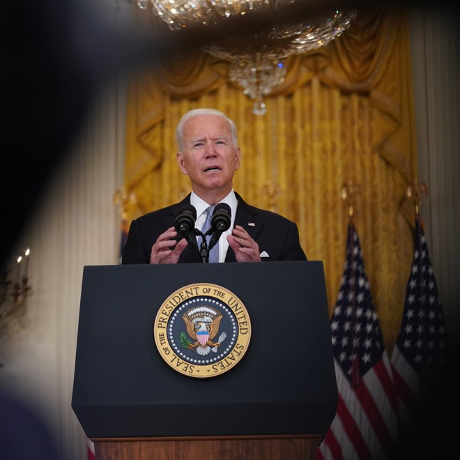 TT Biden kiên quyết giữ nguyên quyết định; Mỹ giữ chỗ sơ tán cho chó đặc vụ, bỏ lại hàng trăm người Afghanistan - Ảnh 1.