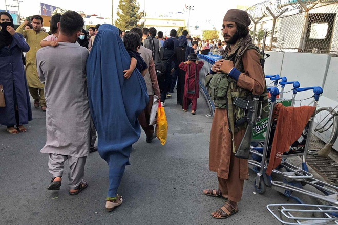 Khung cảnh Afghanistan sau khi Taliban chiếm đóng - Ảnh 10.