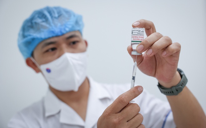 Việt Nam đang nhanh triển khai tiêm vắc xin COVID-19 cho người dân - ảnh Nam Nguyễn.