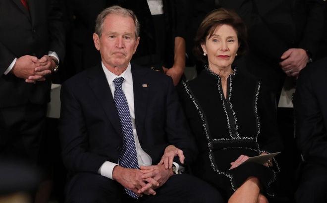 Cựu Tổng thống Mỹ George W. Bush và cựu đệ nhất phu nhân Laura Bush. Ảnh: WP