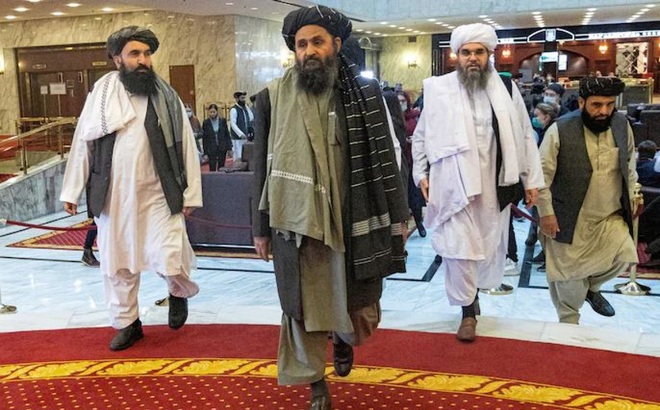 Abdul Ghani Baradar, lãnh đạo cấp cao của Taliban và là một nhà đàm phán đã cùng với các thành viên khác trong đoàn đàm phán tham dự hội nghị về hòa bình Afghanistan ở Moscow hồi tháng 3/2021. Ảnh: Reuters