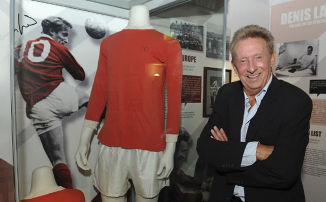 Huyền thoại Denis Law công khai tình trạng bệnh tật