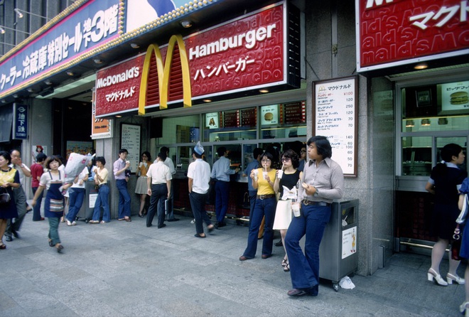 Cách McDonald’s chinh phục Nhật Bản: Tại sao những chiếc bánh hamburger kiểu Mỹ thành công dù đồ ăn nhanh không phù hợp văn hóa ẩm thực địa phương? - Ảnh 3.