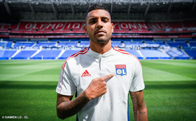 Emerson khoác áo Lyon ở mùa giải 2021/22