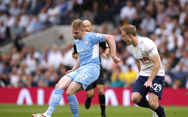 De Bruyne và các đồng đội ở Man City sẽ "trút giận" lên tân binh Norwich? (Ảnh: Reuters).