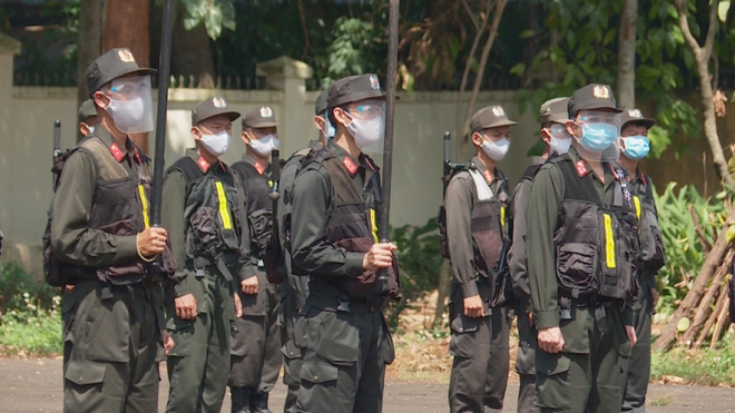 Trung đoàn Cảnh sát cơ động Trung Bộ chi viện cho Bình Dương phòng, chống dịch Covid-19 - Ảnh 9.