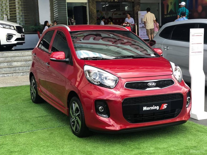 KIA Morning phả hơi nóng vào VinFast Fadil, Hyundai i10: Bí mật nào đằng sau chiêu hạ giá sốc? - Ảnh 2.