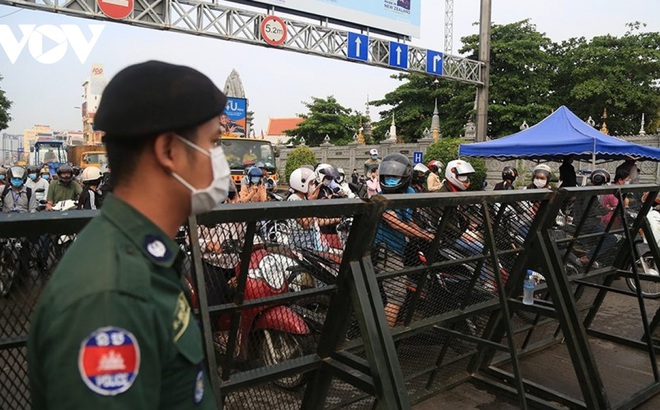 Theo Thủ tướng Hun Sen, việc phong tỏa không phải là ngăn chặn sự tự do hay phân biệt đối xử, mà là bảo vệ quyền được sống.