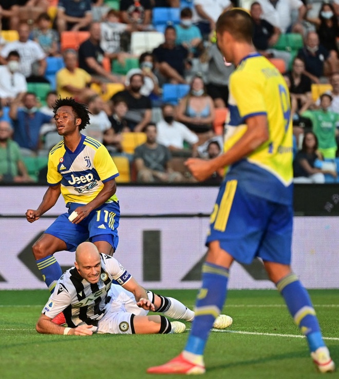 Thủ môn tấu hài khó đỡ, Juventus mất điểm cay đắng dù dẫn trước 2 bàn - Ảnh 6.