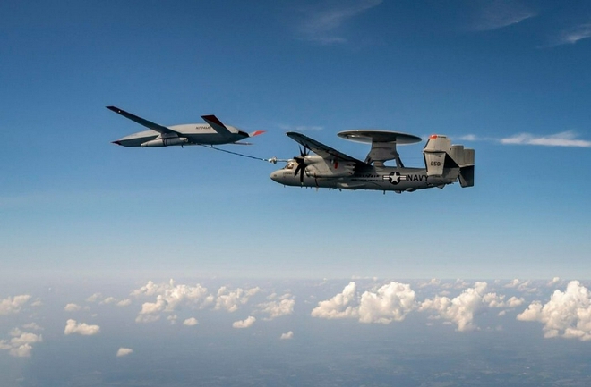 Xem hành động ‘thần kỳ’ trên không của bộ đôi siêu máy bay Mỹ - Ảnh 2.