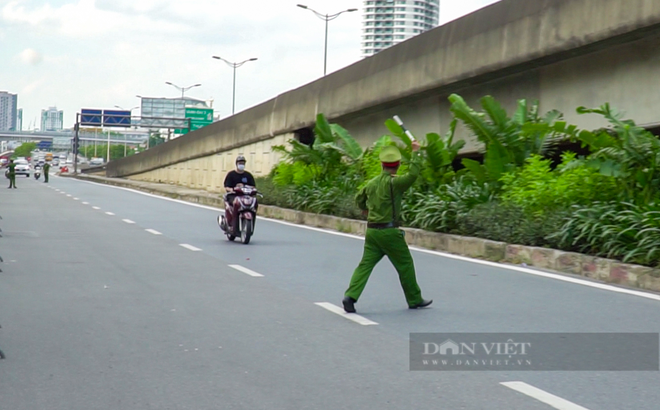 Hà Nội: Muôn kiểu né chốt kiểm soát - Ảnh 10.