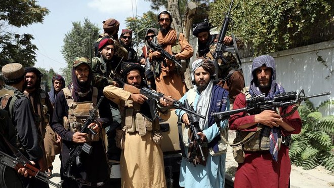 NÓNG: Taliban ra tối hậu thư, đặt hàng nghìn lính Mỹ trước “họng súng” - TT Biden phát mệnh lệnh tối quan trọng - Ảnh 2.