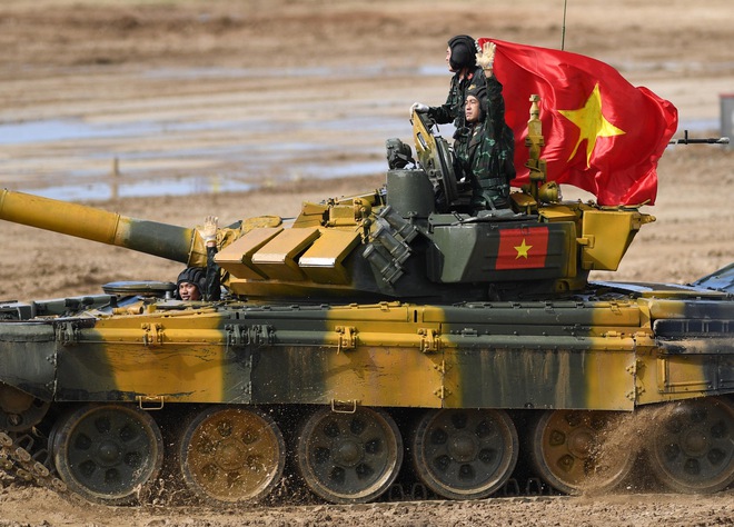 Tank Biathlon 2021: Trung Quốc liên tiếp bắn trượt, cái giá phải trả khá đắt - Nga cũng lạnh gáy - Ảnh 2.