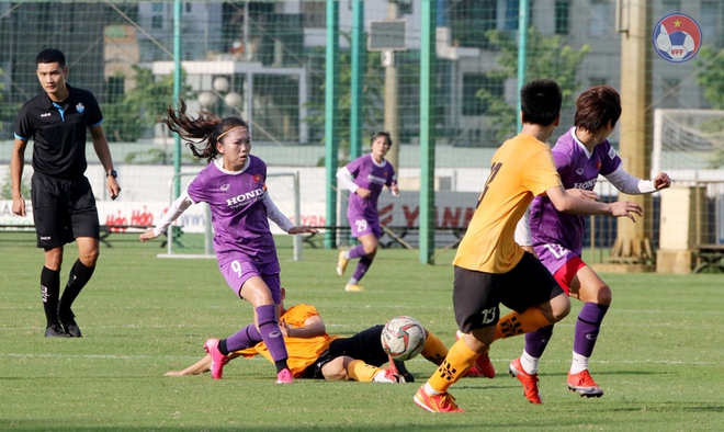 Huỳnh Như ghi bàn, tuyển nữ Việt Nam vẫn để thua U15 nam Futsal trong trận tái đấu - Ảnh 2.