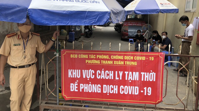 Hà Nội thêm ổ dịch mới tại Giáp Bát, ổ dịch Thanh Xuân Trung gần 90 ca. Lô vaccine Pfizer Mỹ viện trợ trong 1 triệu liều đã về tới Việt Nam - Ảnh 1.