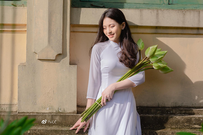 Hoa khôi trường Y sở hữu vẻ đẹp ngọt ngào gây thương nhớ trong tà áo dài - Ảnh 8.
