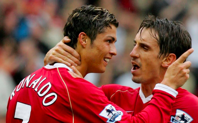 Gary Neville tin rằng Ronaldo sẽ giúp M.U giành được danh hiệu