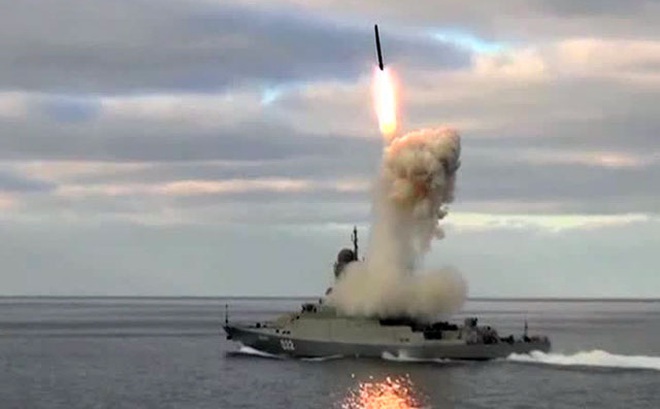 Một quả tên lửa chống hạm Kalibr được phóng trong một cuộc diễn tập trên biển Caspian. Ảnh tư liệu - Navyrecognition