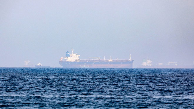 Một loạt tàu trên Vịnh Oman mất quyền điều khiển - Israel tuyên bố cực nóng: Sẽ một mình tấn công Iran nếu cần - Ảnh 2.