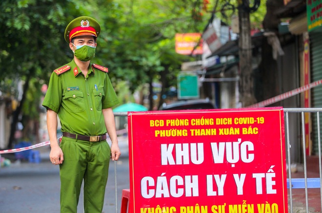 Gần 7,6 triệu liều vắc xin COVID-19 đã được tiêm; Hà Nội cách ly chung cư E8 Thanh Xuân Bắc  - Ảnh 2.