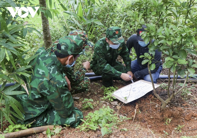 Cận cảnh trinh sát biên phòng “đánh” án ma túy nơi biên giới - Ảnh 1.