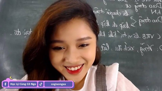 Xuất hiện thêm cô giáo Vật lý xinh như hotgirl livestream dạy học, có 1 điểm ăn đứt cô Minh Thu - Ảnh 1.