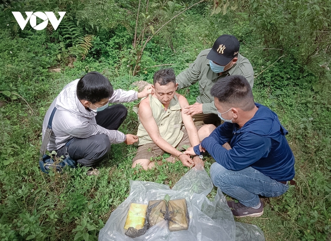 Cận cảnh trinh sát biên phòng “đánh” án ma túy nơi biên giới - Ảnh 10.