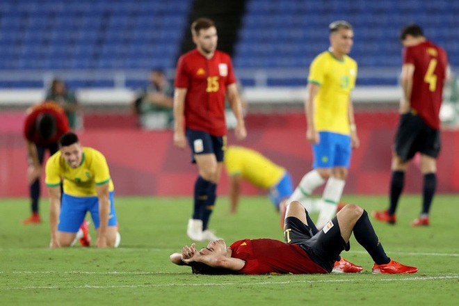 Lão tướng Alves gục khóc sau khi cùng Olympic Brazil giành Huy chương Vàng Olympic - Ảnh 7.