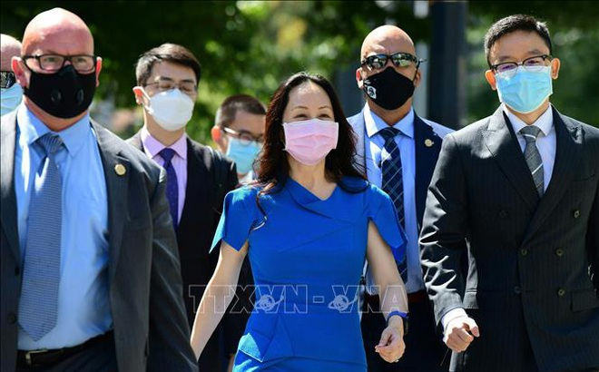 Bà Mạnh Vãn Châu tới Tòa án Tối cao tỉnh British Columbia, Canada, ngày 4/8/2021. Ảnh: AFP/TTXVN