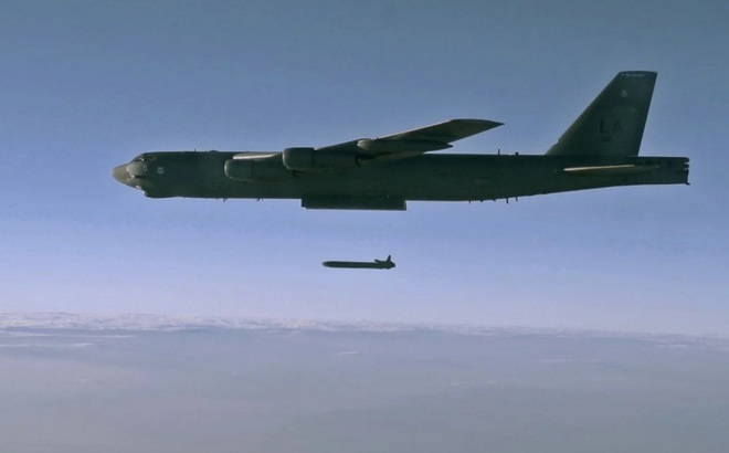 Máy bay ném bom (hình ảnh minh họa của Reuters).
