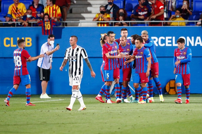 Barca giành cúp trong trận đấu đầu tiên ở kỷ nguyên hậu Lionel Messi - Ảnh 11.