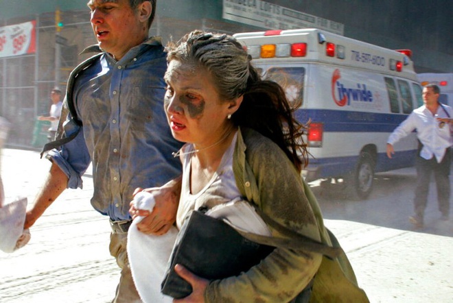 Những hình ảnh khủng khiếp về sự kiện 11-9-2001 - Ảnh 11.