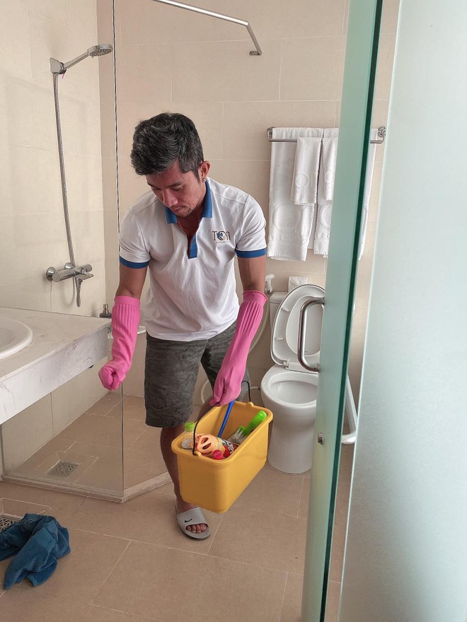 Lương Bằng Quang, Ngân 98 kẹt ở Phú Quốc: Làm bảo vệ, cọ toilet, mua rau cũng mặc cả - Ảnh 3.