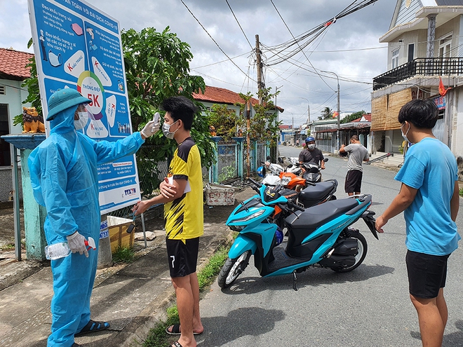 Bác sĩ mới ra trường đi hỗ hộ chống dịch, chưa kịp nhận nhiệm vụ đã nhiễm Covid-19 và lây cho 7 người - Ảnh 1.